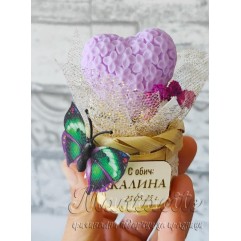 Кошничка с ароматно лилаво сърце – подаръче за гости
