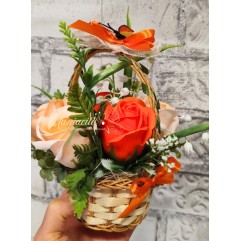 Кошничка с 5 сапунени рози – Оранжево