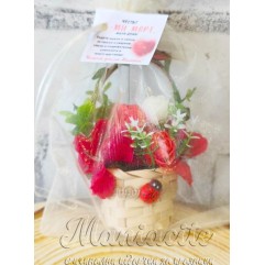 Кошничка магнитче с мини цветчета в червено