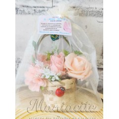 Кошничка магнитче с мини цветчета в розово