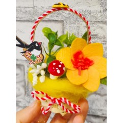 Мартеничка Мини кошнички магнит с Лястовичка и нарцис