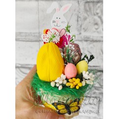 Великденска кошничка с ароматно ЖЪЛТО лале 